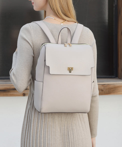 がばっと開くA4スクエアリュック 12-1173